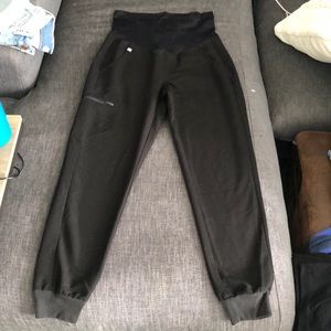 Figs maternity scrub joggers